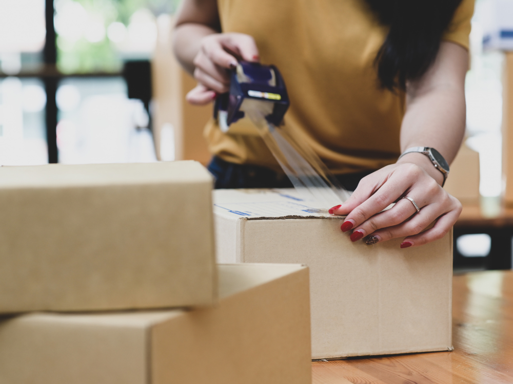 How to optimize packaging to reduce shipping costs without compromising protection?
